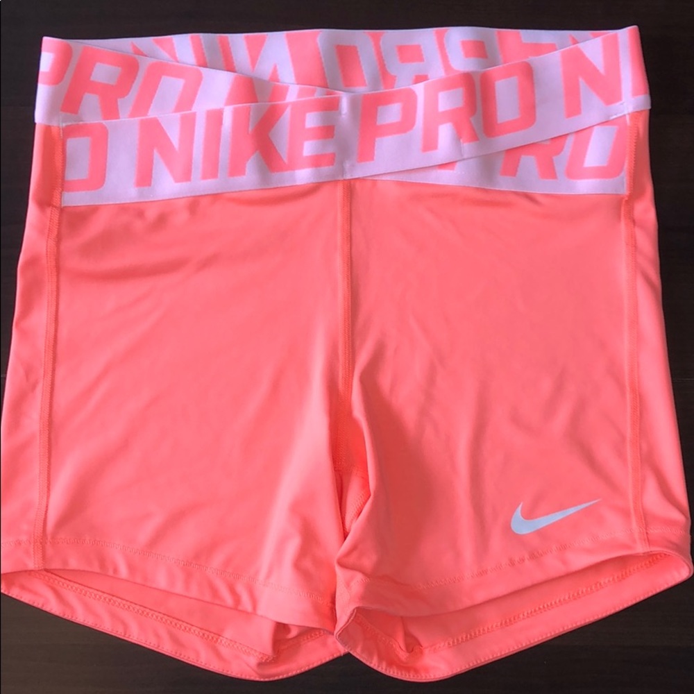 Nike Pro Intertwist Dri-Fit spandex shorts